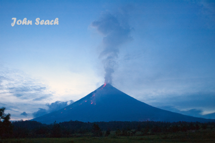 mayon volcano philippines